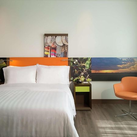 Hampton By Hilton Yopal Exterior foto