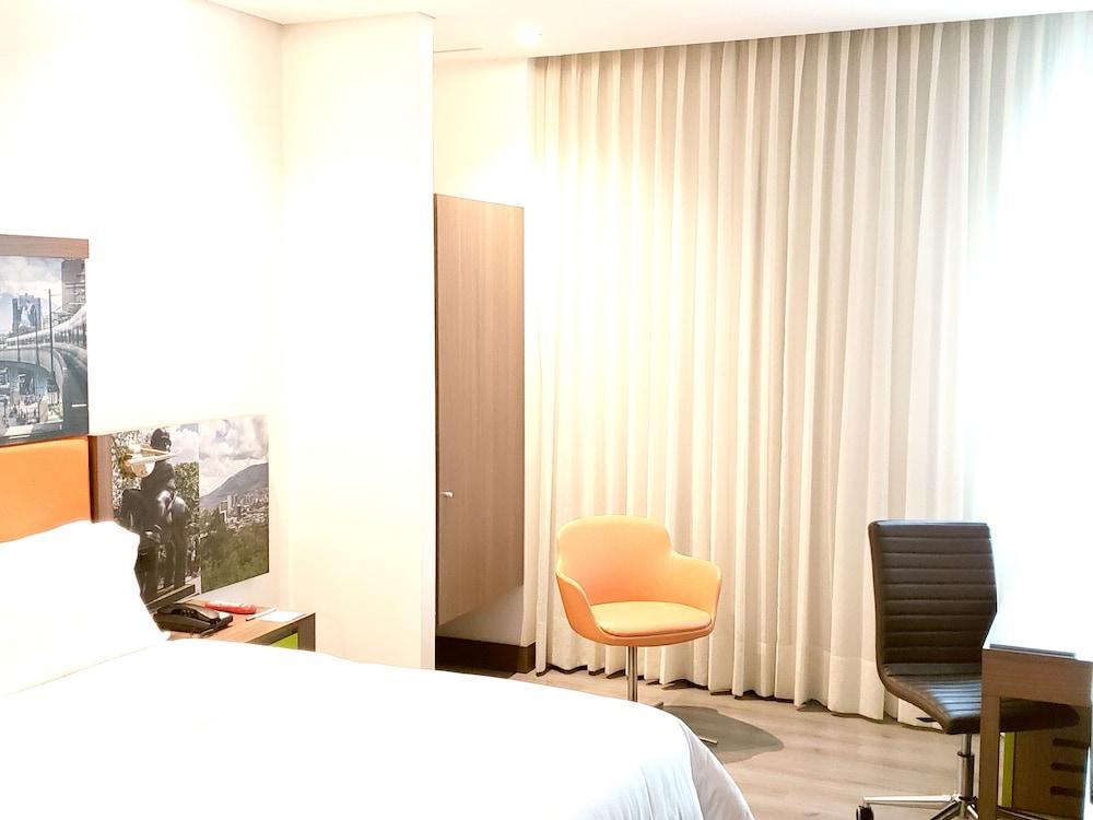 Hampton By Hilton Yopal Exterior foto