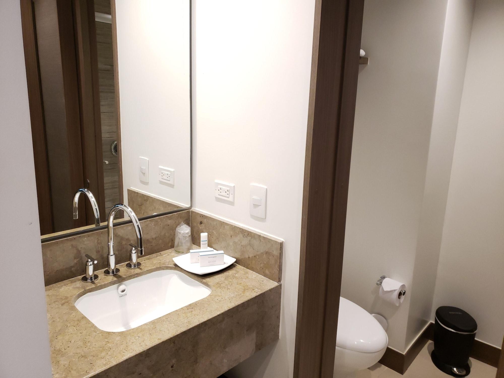 Hampton By Hilton Yopal Exterior foto