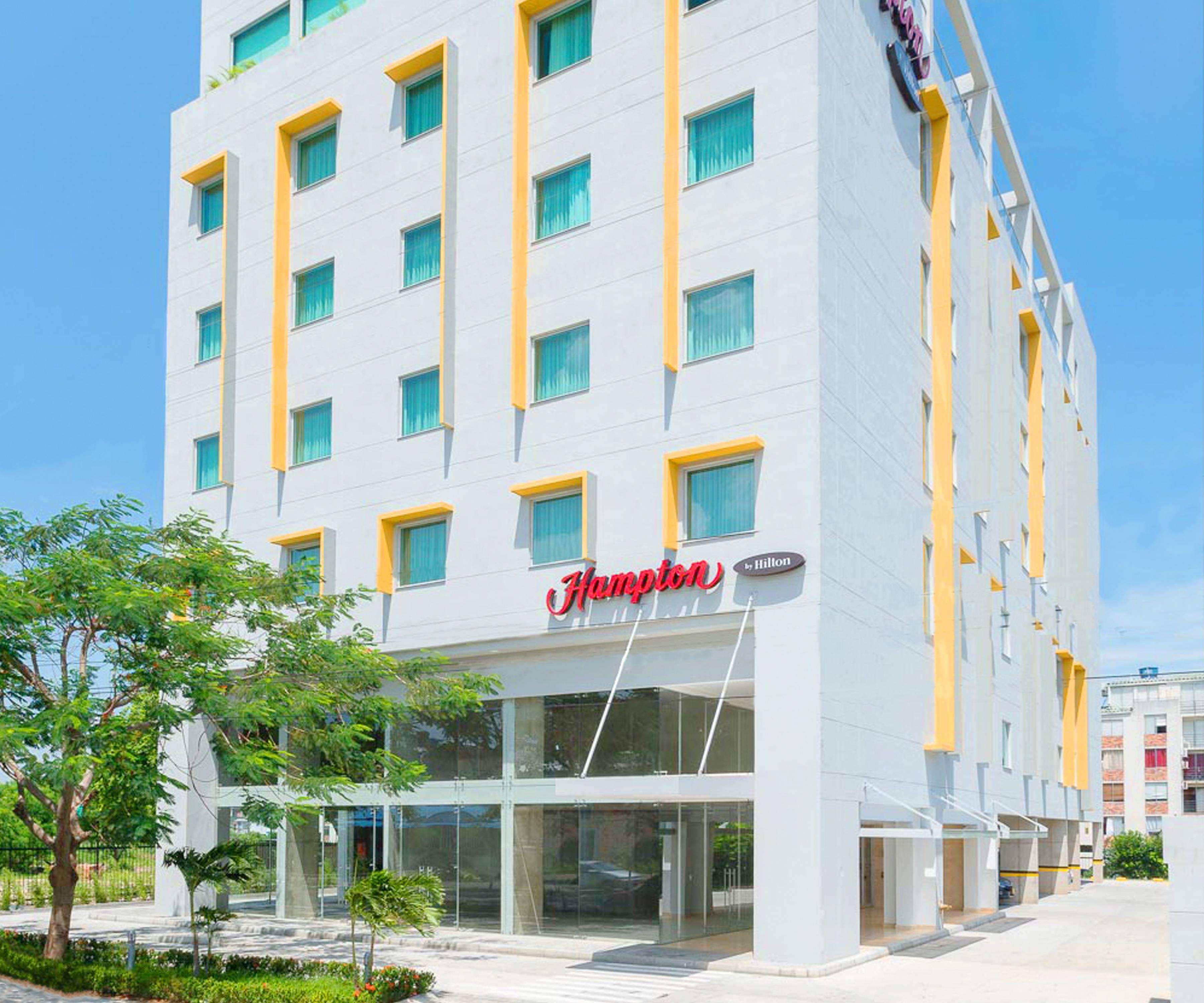 Hampton By Hilton Yopal Exterior foto
