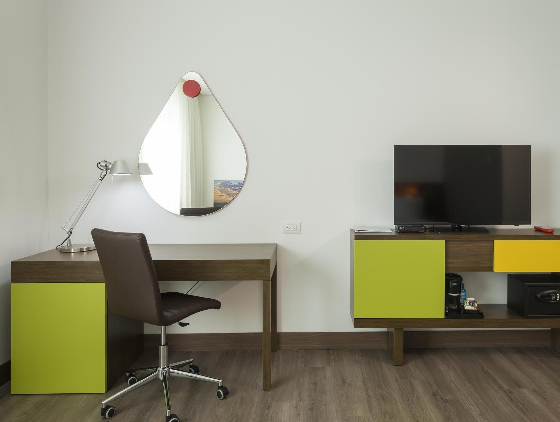 Hampton By Hilton Yopal Exterior foto