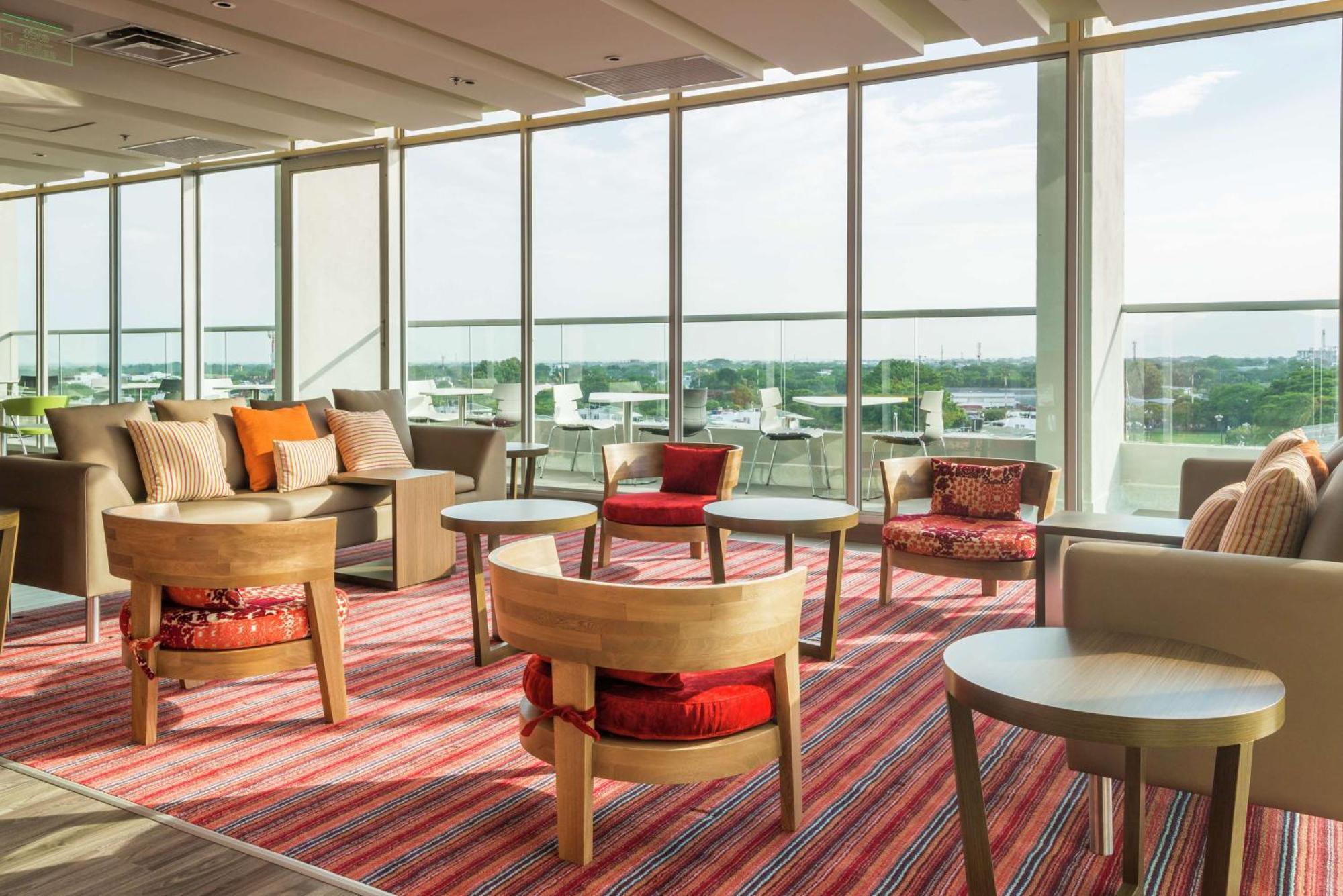 Hampton By Hilton Yopal Exterior foto